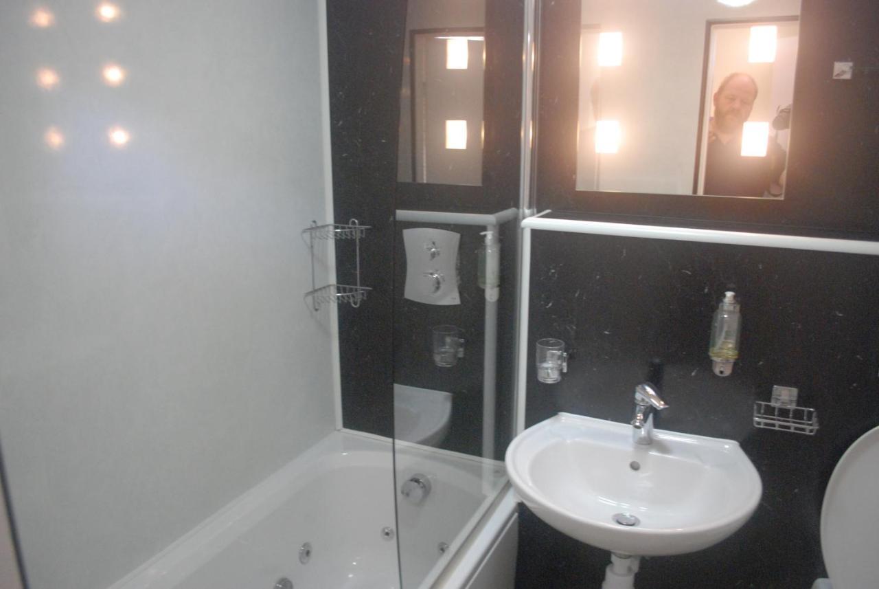 The Radnorshire Arms Hotel Presteigne Extérieur photo
